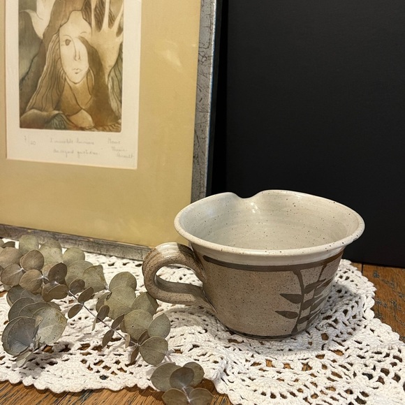 🤎Handmade Studio Pottery Creamer or Whisking Bowl – Rustic Brushstroke Design - Picture 4 of 8